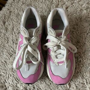 New Balance Pink and White Women's Sneakers